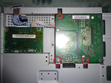 Разборка Samsung Syncmaster 931BW - откручиваем винты