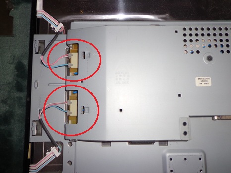 Разборка Samsung Syncmaster 931BW - отсоединяем провода